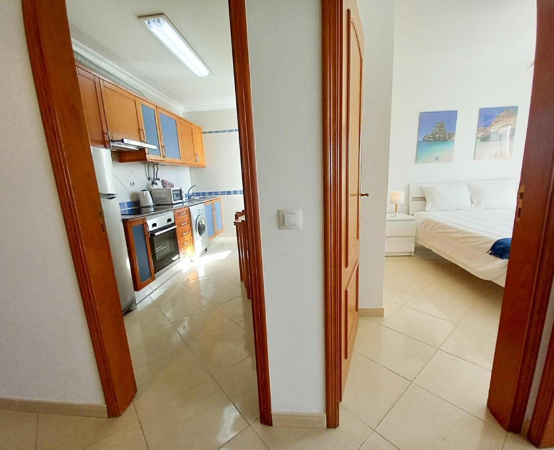 Colina Ferias- Garagem & Wifi Apartment Quarteira Ngoại thất bức ảnh