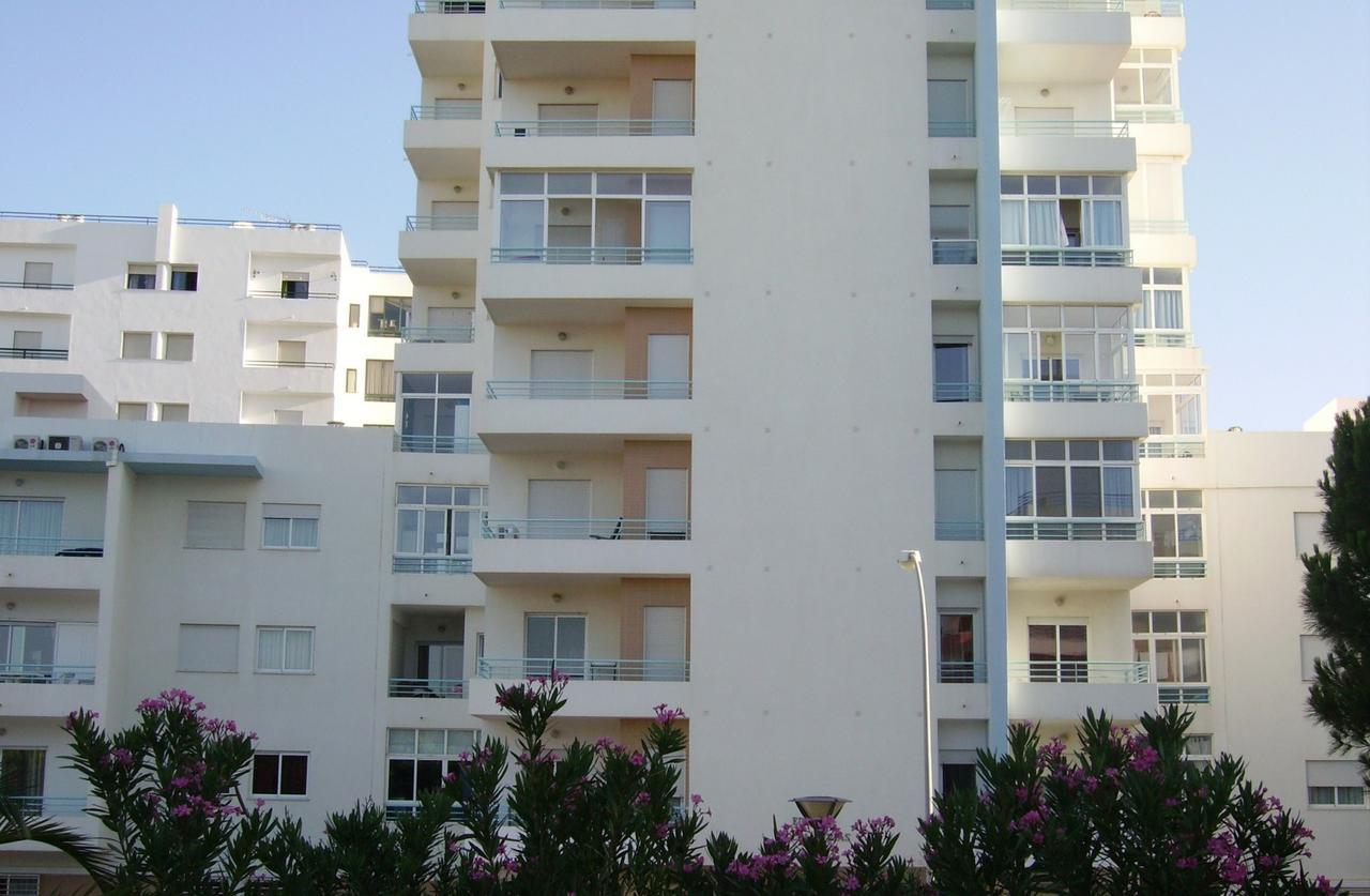 Colina Ferias- Garagem & Wifi Apartment Quarteira Ngoại thất bức ảnh